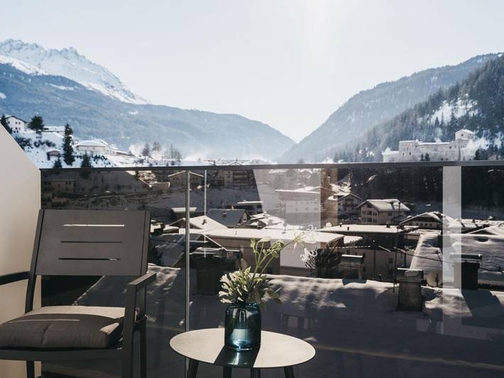 Hôtel pour 2 personnes, avec sauna et terrasse ainsi que piscine et vue