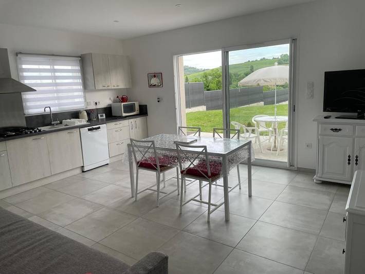 Gîte pour 4 personnes, avec Terrasse et Vue à La Roche-Blanche