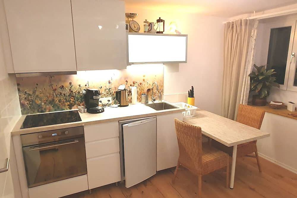 Entire apartment, Stay in a stylish 1 room studio quiet central top location, 10 min to the center in St. Gallen, Lake Constance (Switzerland)