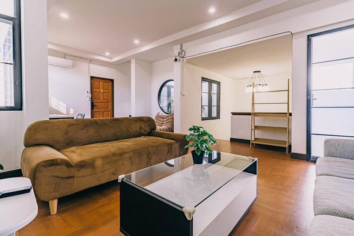Moderna casa familiare - 4 camere da letto a 5 minuti dal centro storico in Chiang Mai, Tailandia