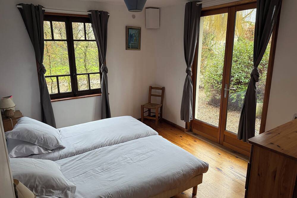Laizon chalet for 7 persons with jacuzzi and seasonal pool in Ernes, Région de Caen