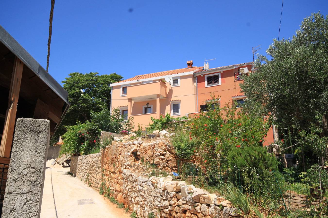 Ganze Wohnung, 2-Zimmer-Ferienwohnung mit Terrasse Cunski, Losinj A-8010-a in Cunski, Kvarner Inseln