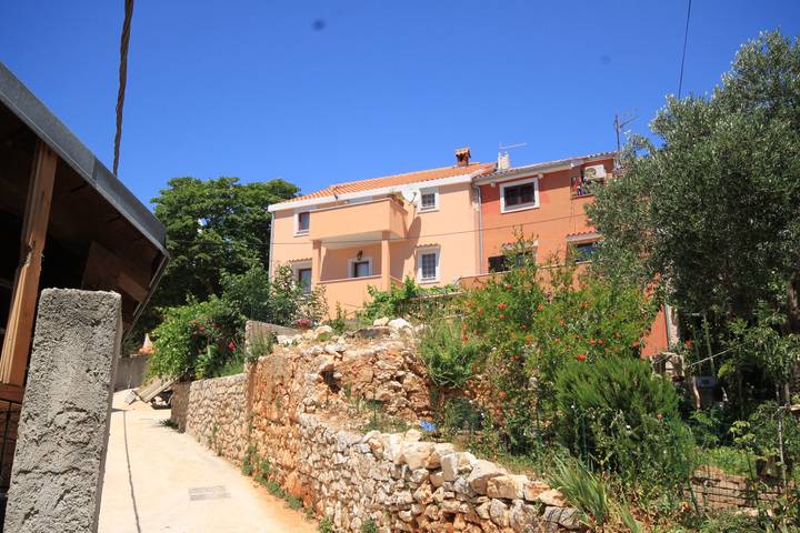 Ganze Wohnung, 2-Zimmer-Ferienwohnung mit Terrasse Cunski, Losinj A-8010-a in Cunski, Lošinj (Kvarner Bucht)