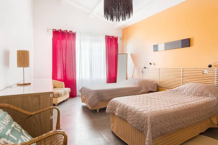 Location de vacances pour 8 personnes, avec jacuzzi ainsi que terrasse et jardin dans Plage des Grenettes - 3