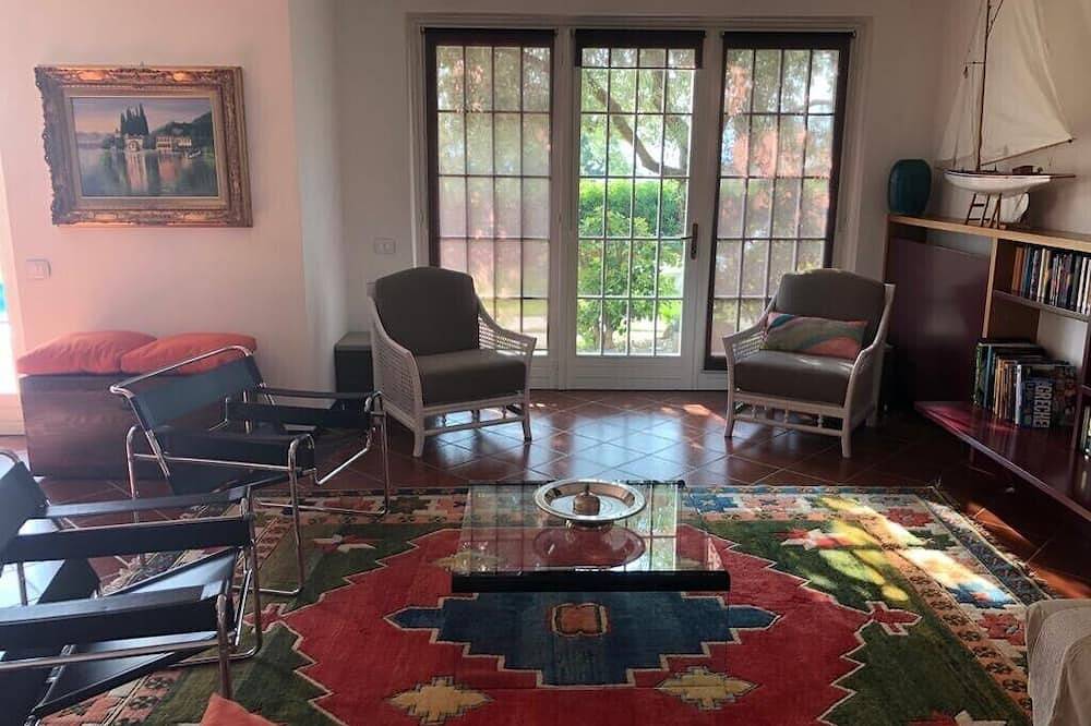 Appartement dans villa avec vue lac in Torri del Benaco, Montagnes autour du lac de Garde