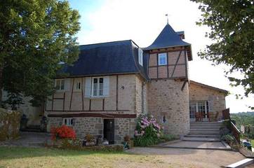 Gîte pour 6 personnes, avec jardin et jacuzzi ainsi que terrasse et piscine à Fourmagnac