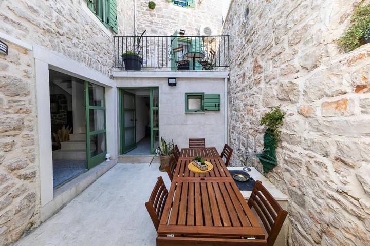 Villa pour 8 personnes, avec terrasse dans Betina - 3