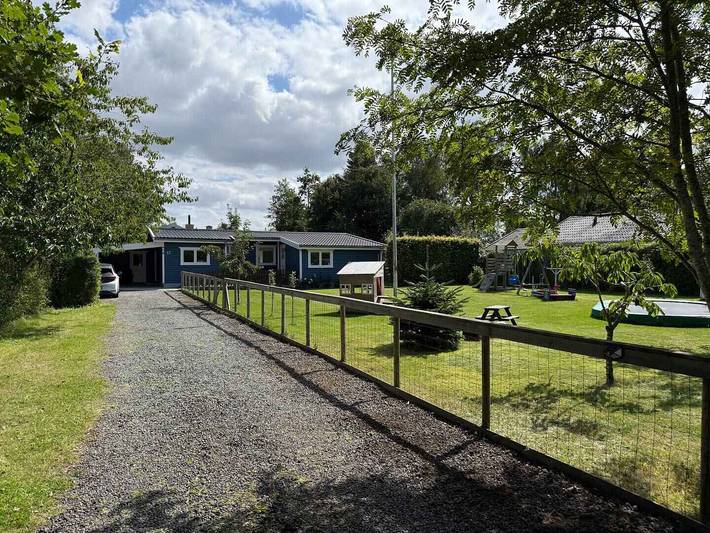 Ferieudlejning for 6 personer, med balkon og have i Hillerød