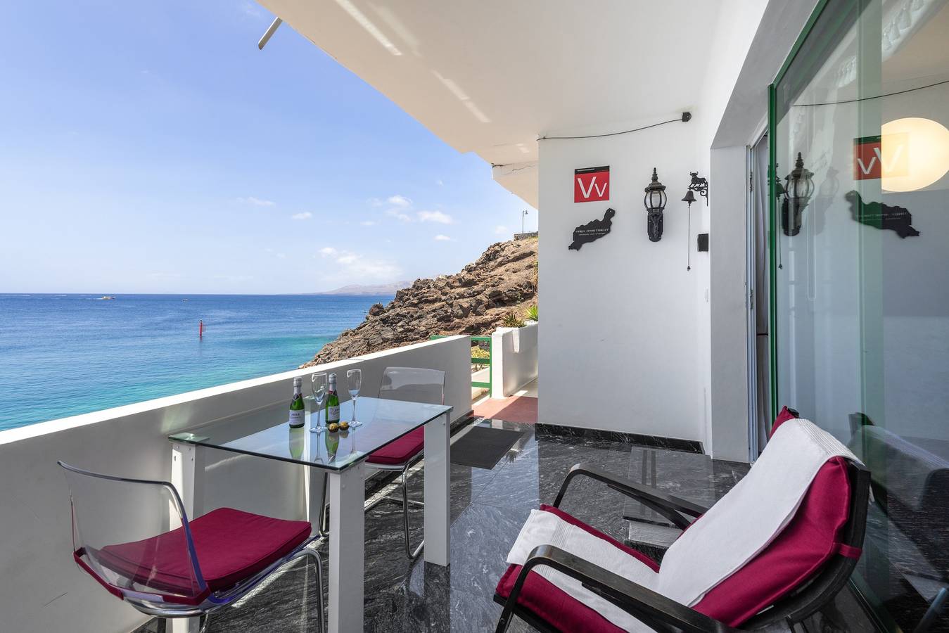 Apartamento entero, Apartamento de vacaciones 'Onyx' con vistas al mar, Wi-Fi y aire acondicionado in Puerto del Carmen, Tías