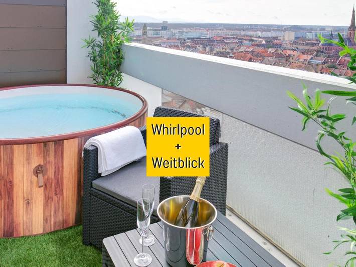 Ferienwohnung für 9 Personen, mit Balkon und Whirlpool sowie Terrasse und Ausblick in Karlsruhe