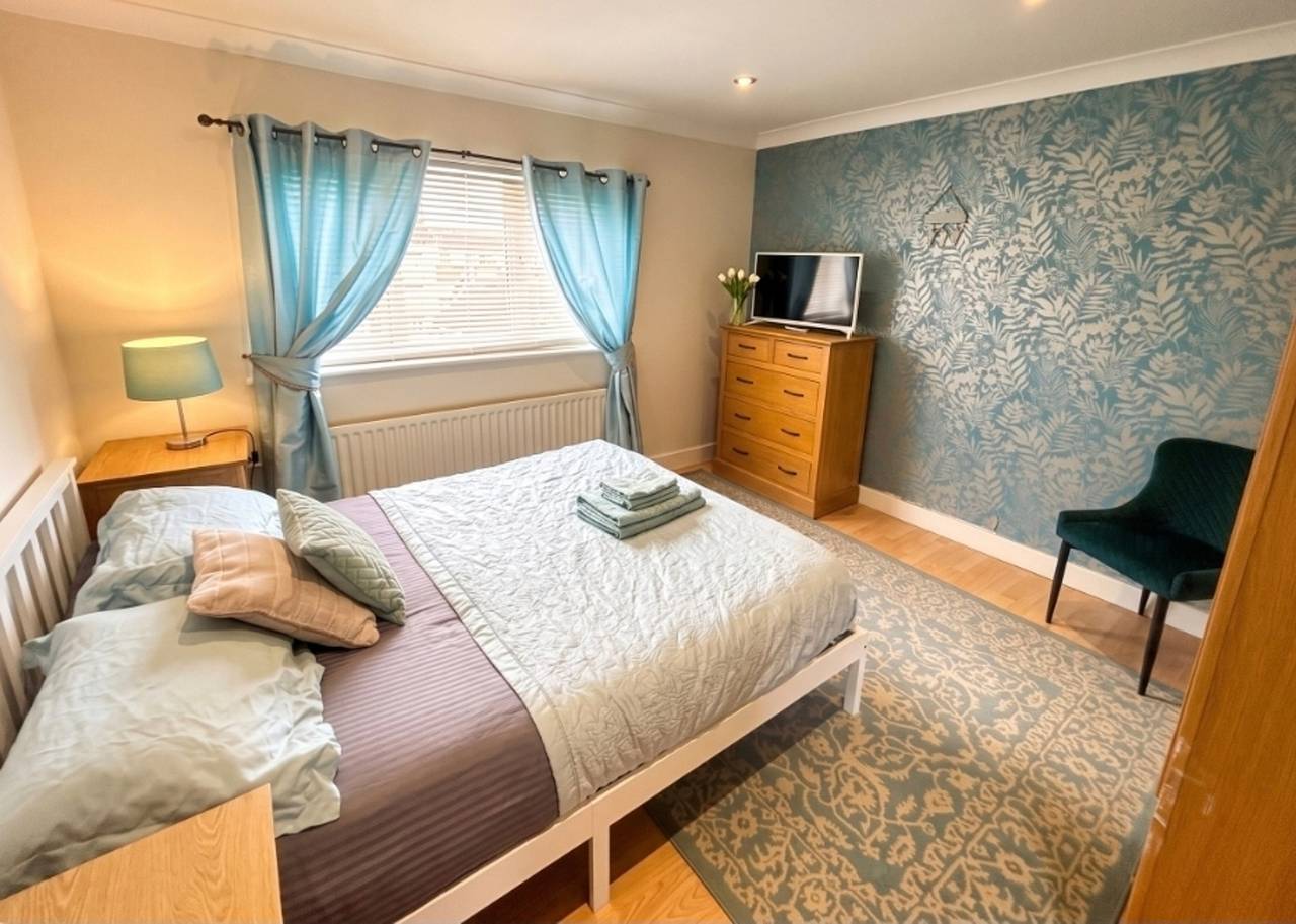 2 Bed House - Sleeps 4 - Parking - Pets - Garden in Hatfield (South Yorkshire), South Yorkshire