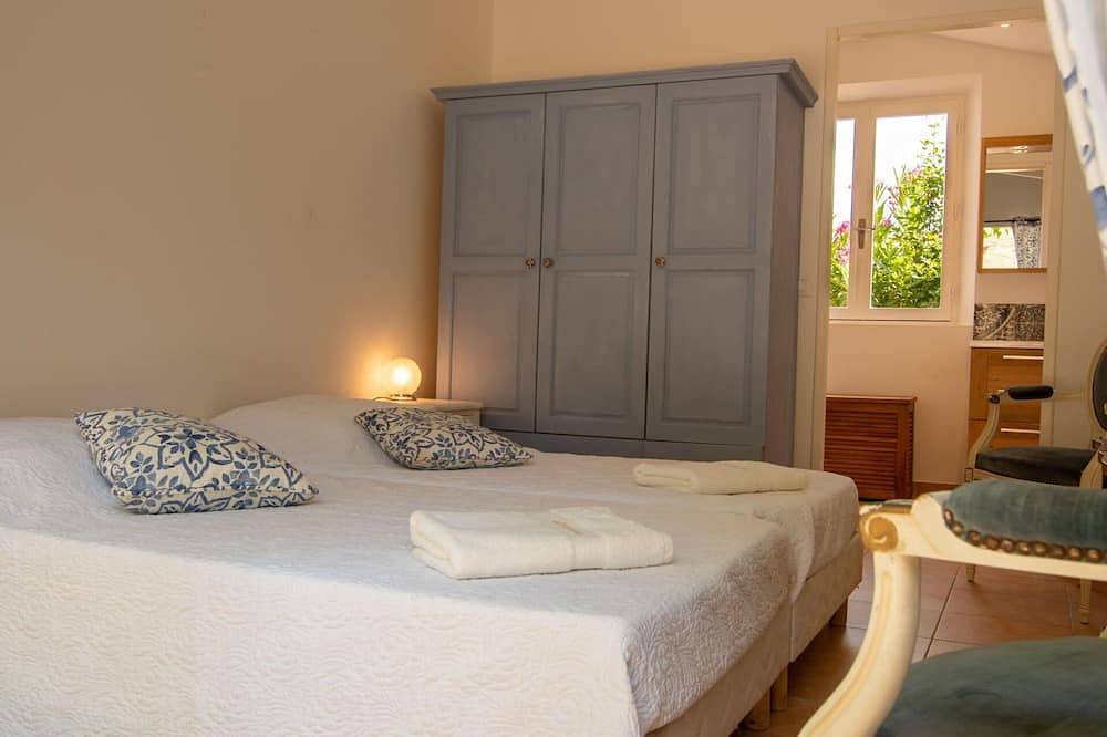 Stunning private villa for 6 people with Wifi, private pool, Tv, terrace and pets allowed in Figanières, Draguignan region