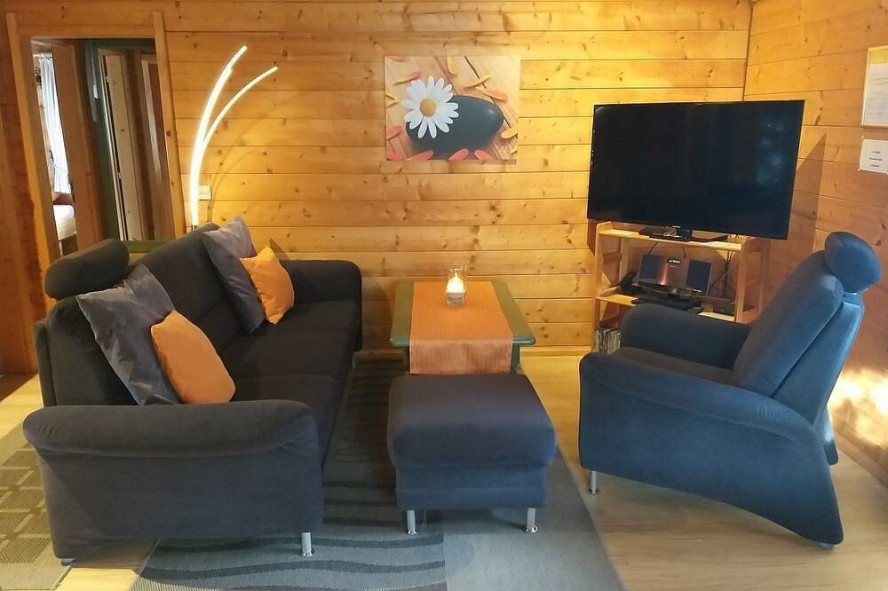 Ganze Wohnung, Ferienblockhaus mit 2 Schlafzimmern und Terrasse - Naturerlebnisdorf in Stamsried, Ostbayern