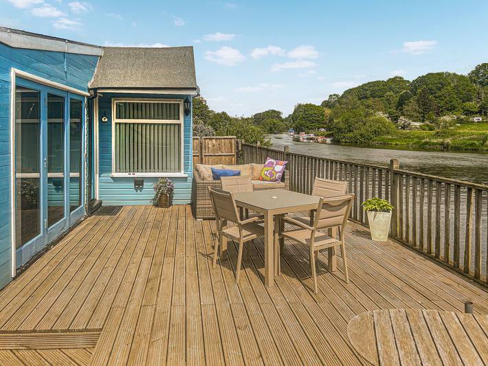 Log cabin for 5 people, with Garden in Worcestershire