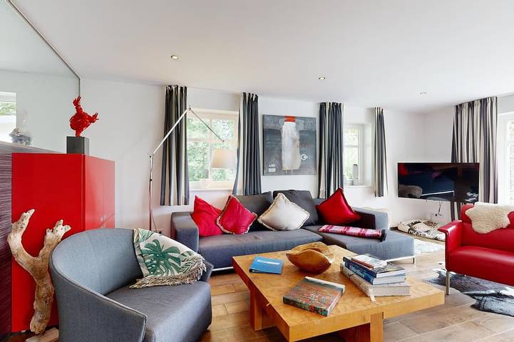 Ferienhaus für 7 Personen, mit Sauna und Garten sowie Terrasse, mit Haustier