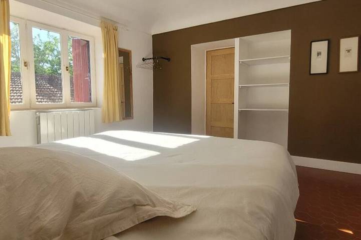 Gîte pour 4 personnes, avec Terrasse ainsi que Jardin et Piscine à Saint-André-de-Cruzières - 4