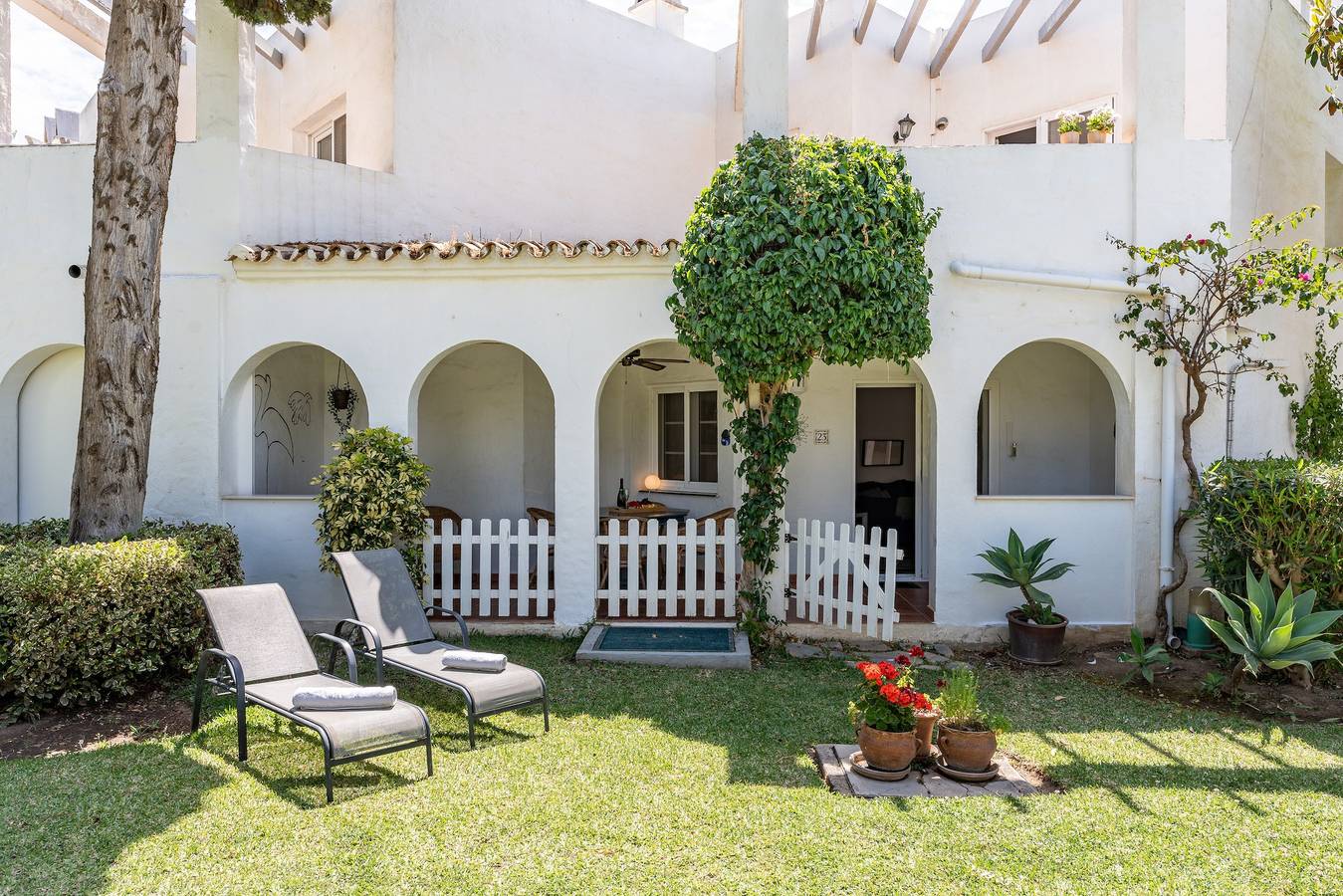 Casa de vacaciones 'Karma' con piscina compartida, Wi-Fi y aire acondicionado in Mijas Golf, Mijas