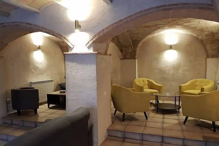 Gîte pour 10 personnes, avec piscine et balcon