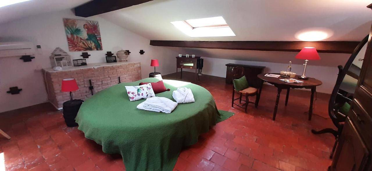 Two-Bedroom Suite in Le Luc, Région de Draguignan