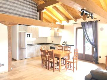 Gîte pour 10 personnes, avec jardin à Erro