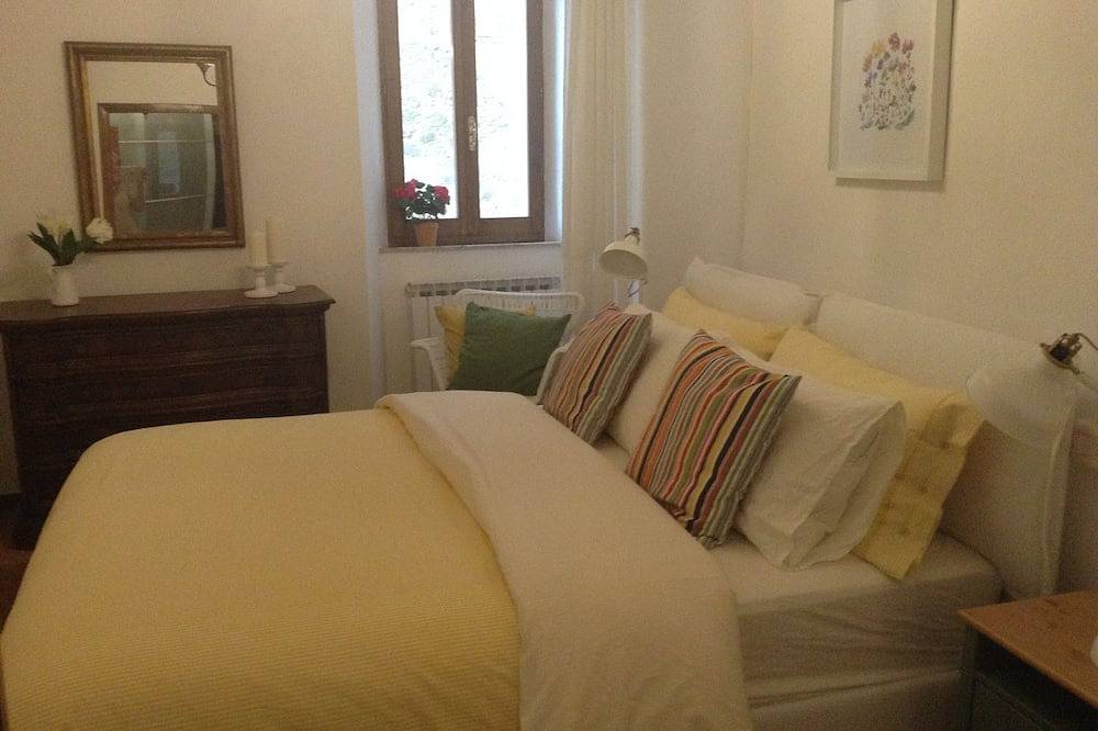 Appartamento intero, Bellezza e serenità in un premio di Montalcino Località che dormirà 4 adulti. in Montalcino, Val d’Orcia