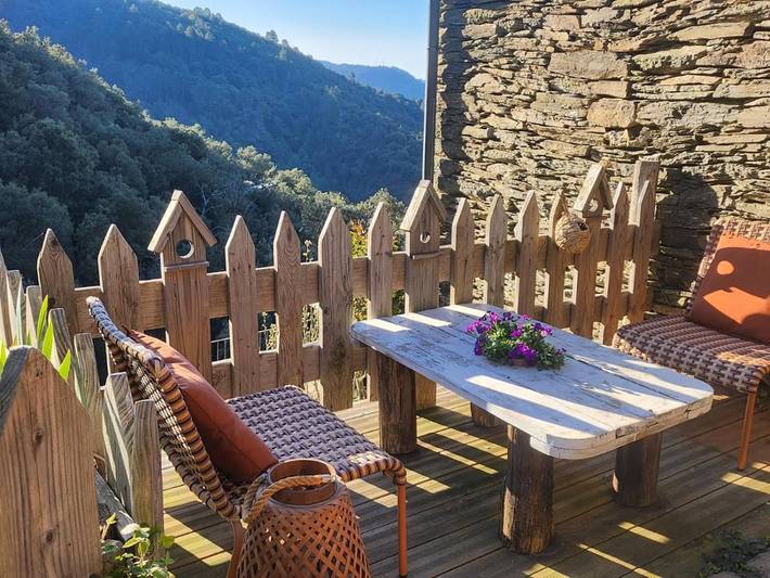 Location de vacances pour 2 personnes, avec vue et jardin à Saint-Germain-de-Calberte