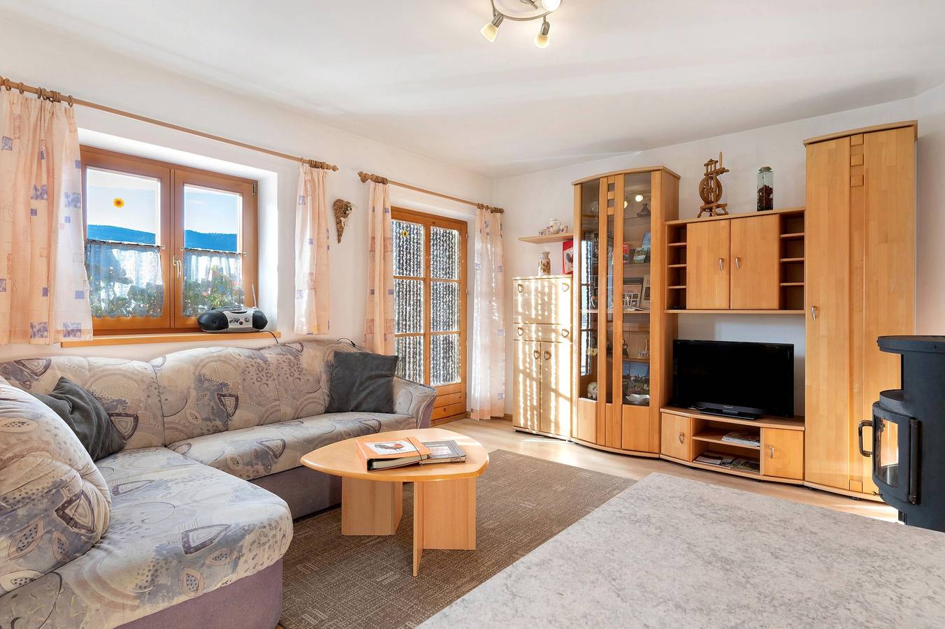 Entire apartment, Apartment 'Vergissmeinnicht' with Mountain View, Private Terrace and Wi-Fi in Auna di Sotto, Ritten