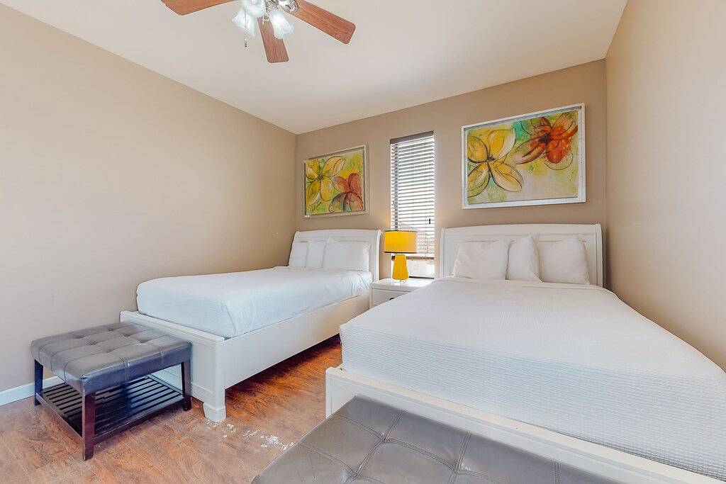 Modernes Haus am Wasser mit atemberaubendem privatem Pool & Deck - Hund freundlich! in Port Isabel, Laguna Madre