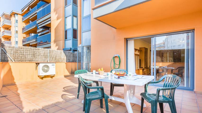 Ferienwohnung für 6 Personen, mit Garten und Pool sowie Terrasse in Lloret de Mar - 2