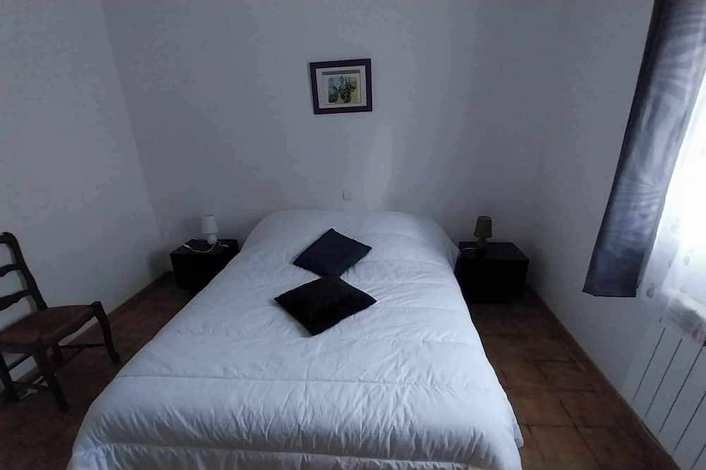 Lower villa, 15 minutes from the beach in Furiani, Cap Corse
