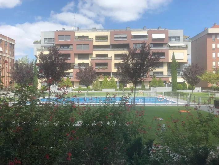 Apartamento de vacaciones para 4 personas, con piscina además de vistas y jardín - 1
