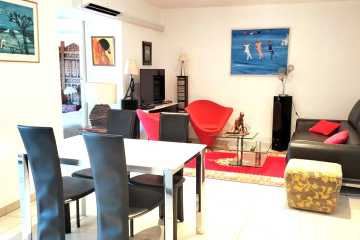 Gîte pour 4 personnes, avec jardin et terrasse, adapté aux familles dans Plage de La Gorguette - 2