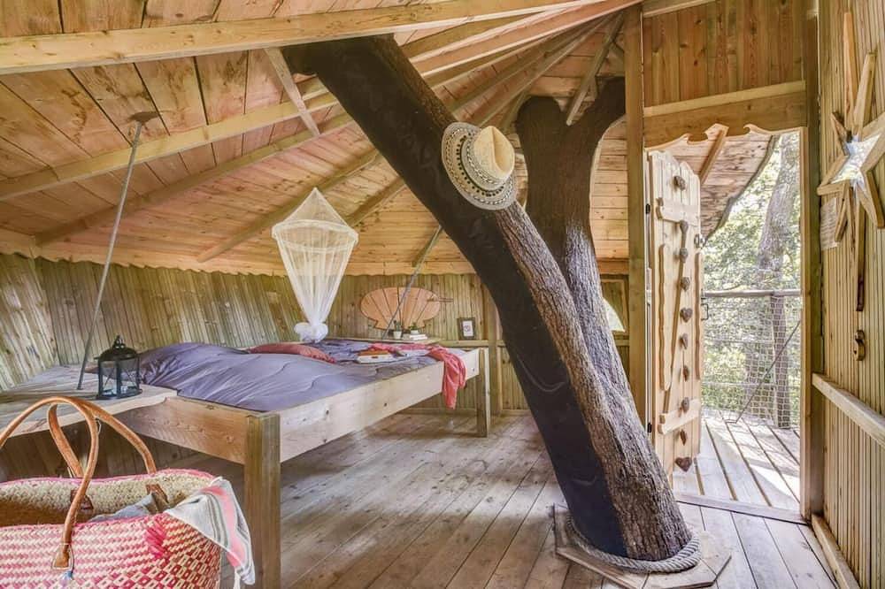 Tree-house Forest Camp 2p in Pierrefitte-sur-Sauldre, Sologne
