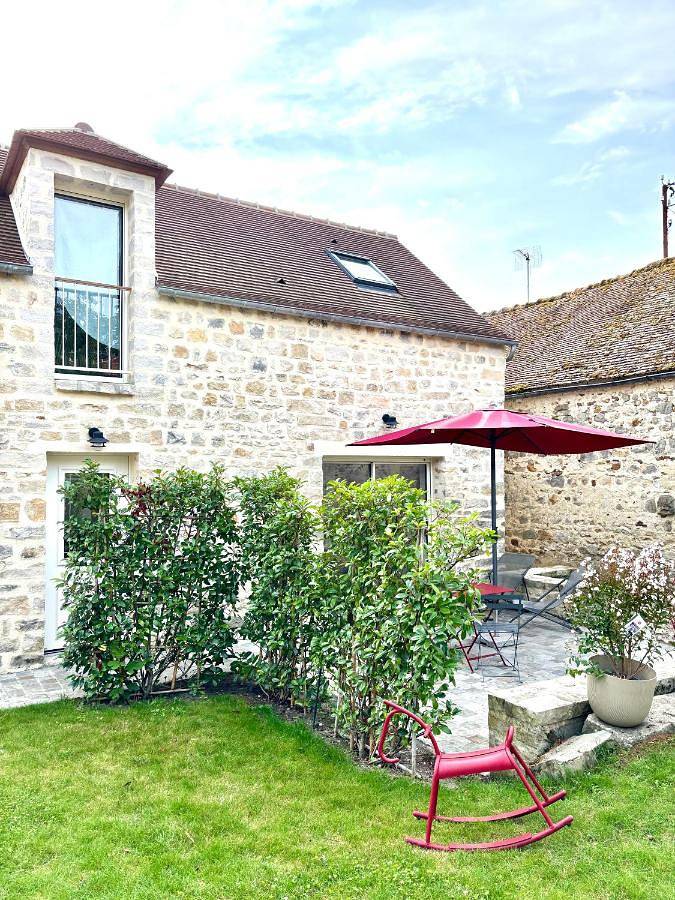 Location de vacances pour 2 personnes, avec vue et jardin, adapté aux familles à Arbonne-la-Forêt - 2