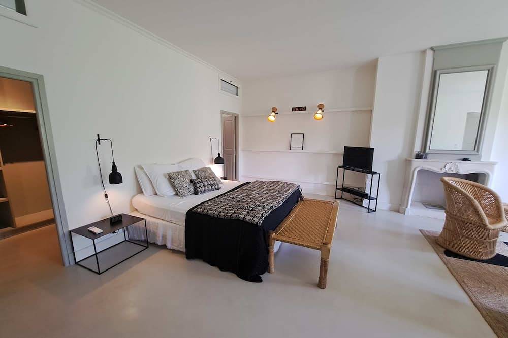 Villa Maillane, 18th century residence completely renovated in Maillane, Arles und Umgebung