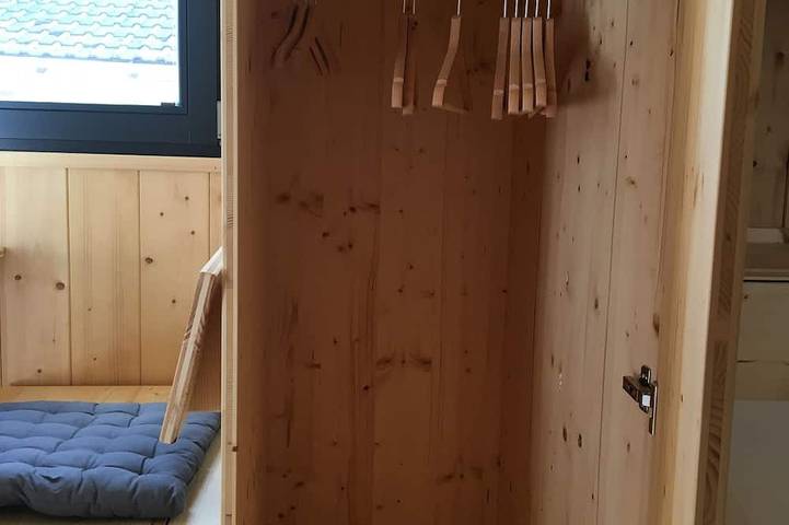 Ganze Wohnung, Komfortabler und geräumiger Schäferwagen mit Strom- und Heitznetzanschluss sowie einer Miniküche in Haundorf, Fränkisches Seenland