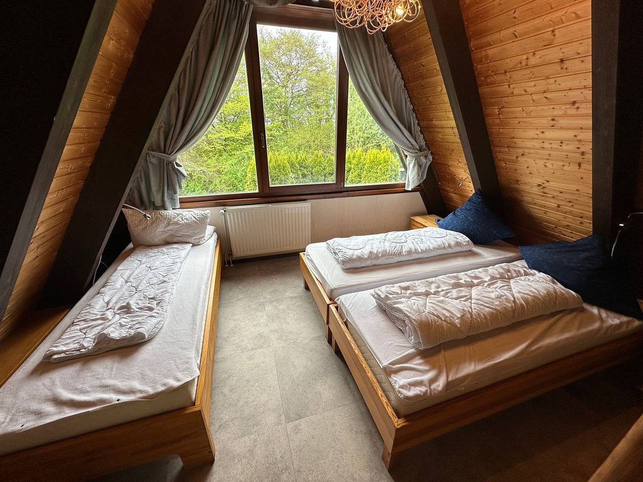 Voll ausgestattetes Ferienhaus "Winnetou" Nr.54 im Grünen mit Terrasse in Waldbrunn, Neckar-Odenwald-Kreis