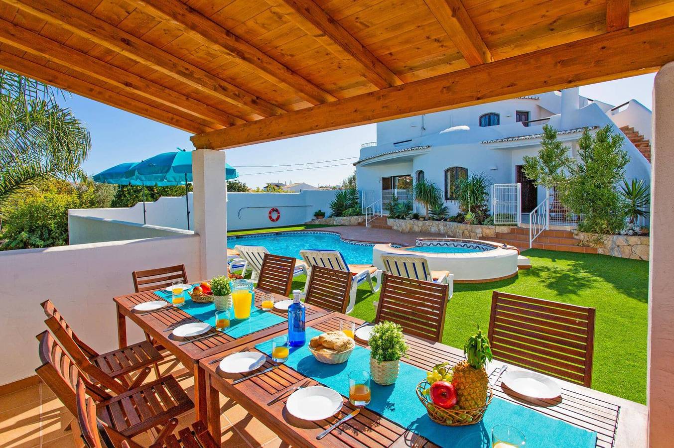 Villa Casa do Laguinho by Villa Plus in Terras Novas, Guia