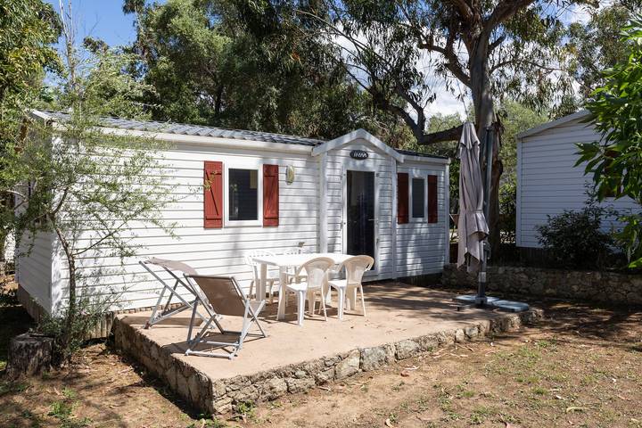 Camping para 4 personas, con Jardín además de Piscina para niños y Sauna en Córcega