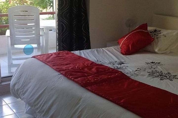 Ganze Wohnung, Luxus-Apartment mit 3 Schlafzimmern - atemberaubende Aussicht, direkter Zugang zum Jachthafen und gemeinsamer Pool in Vilamoura, Quarteira