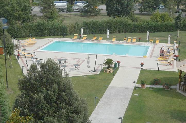 Appartamento per 2 persone, con Giardino e Piscina nonché Sauna a Borgo San Lorenzo
