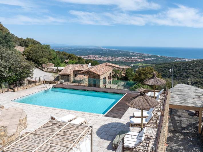 Gîte für 24 Personen, mit Terrasse und Pool sowie Sauna in Argelès-sur-Mer
