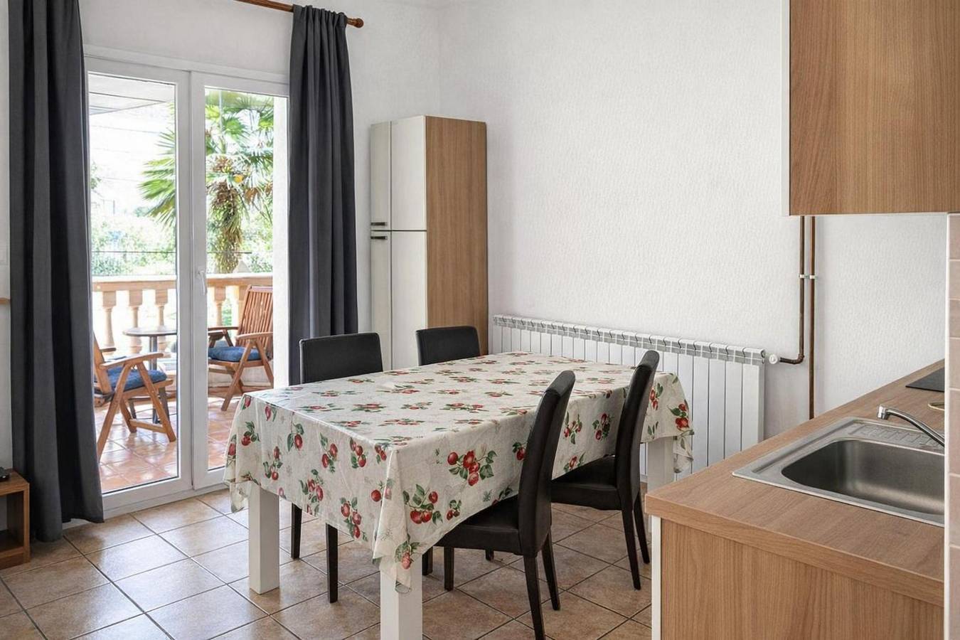 Ganze Wohnung, Pool Apt 4 - Novi Vinodolski (Ground) in Novi Vinodolski, Primorje-Gorski Kotar