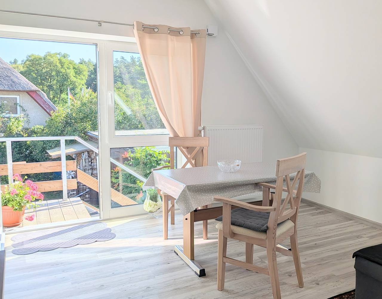 Ganze Wohnung, Apartment Morgensonne mit Gartennutzung und Wlan in Fuhlendorf, Vorpommern-Rügen