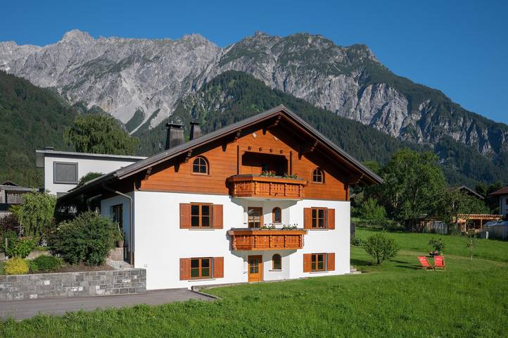 Ferienwohnung für 3 Personen, mit Terrasse und Garten sowie Ausblick in Vandans