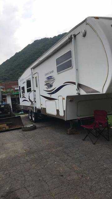 Camping für 8 Personen in Blue Ridge Mountains, Virginia, Bild 2