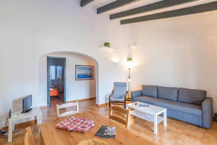 Beautiful Holiday Home in Residential Complex with Pool, Wi-Fi, Terrace and Lawn in Binisafuller Platja, Sant Lluís