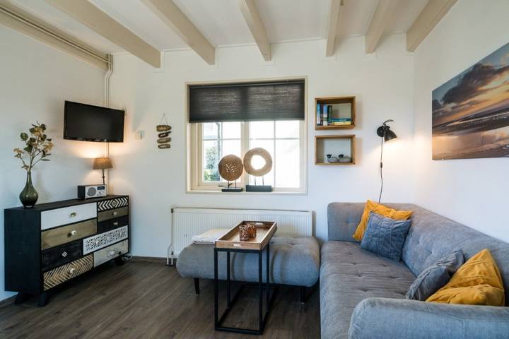 Ferienhaus für 4 Personen, mit Terrasse und Balkon/Terrasse in Friesland - 2