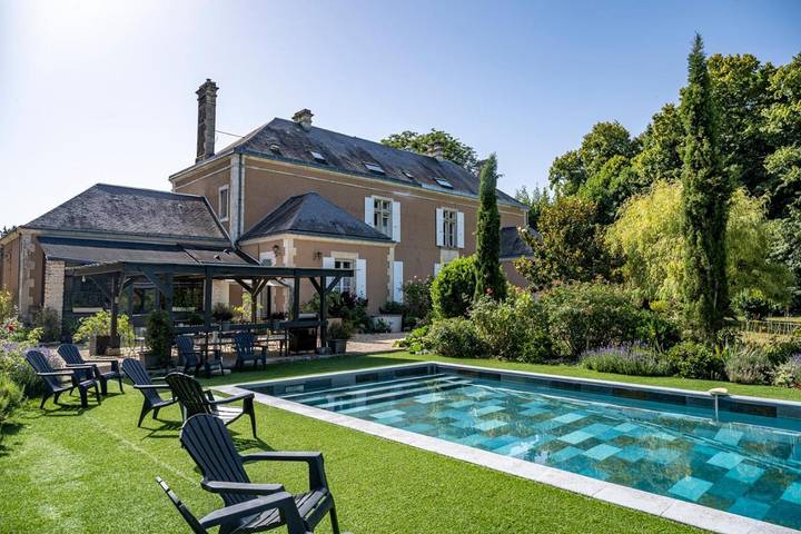 Location de vacances pour 5 personnes, avec Terrasse et Jacuzzi ainsi que Jardin et Piscine à Sainte-Gemme-la-Plaine - 2
