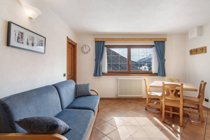 Hotel Apartamento "Residence Larice Bianco N5" com vista para a montanha e terraço partilhado in Fraciscio, Campodolcino